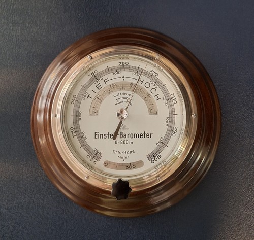 Einstellbarometer von der
