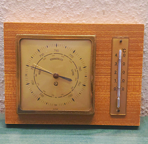 Barometer thermometer - barometer,